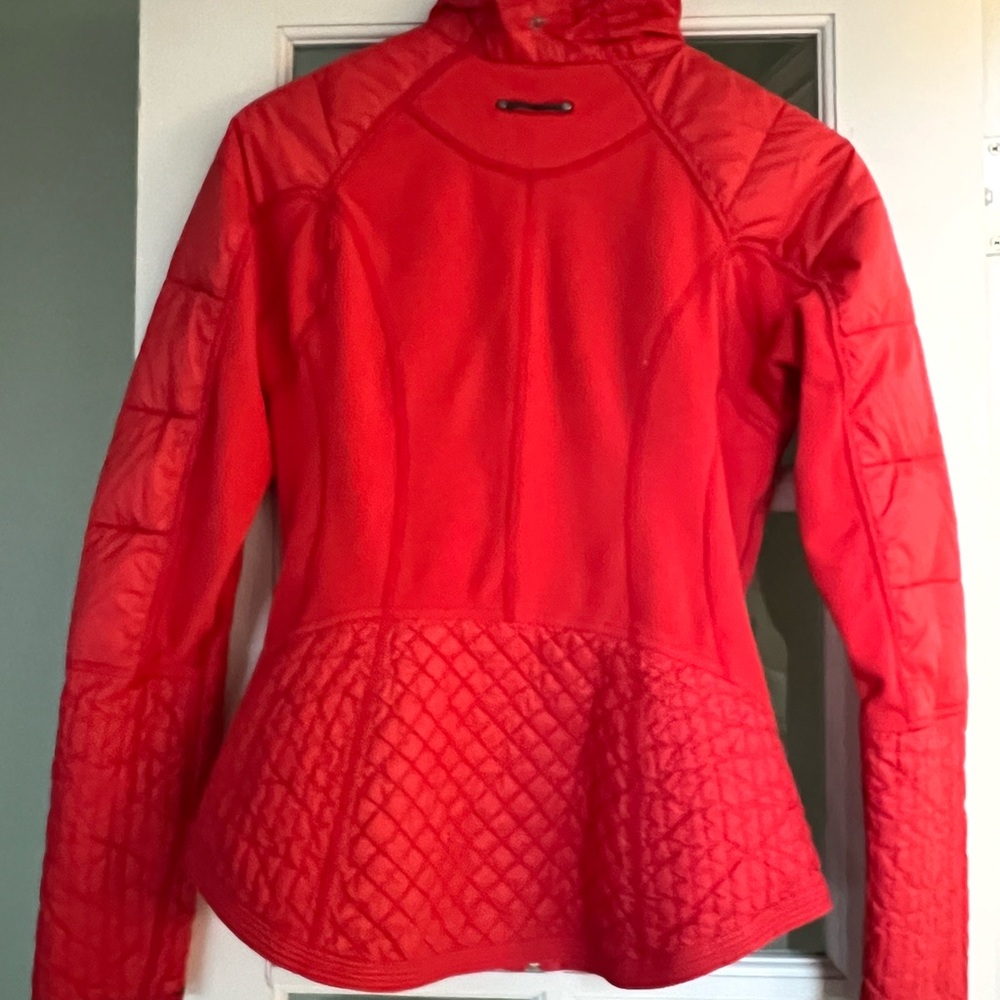 Lululemon Red Quilted Running Jacket - Picture 4 of 5